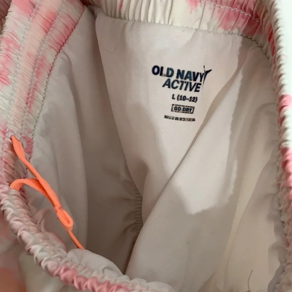 - Old Navy Activewear tie dye short large girls